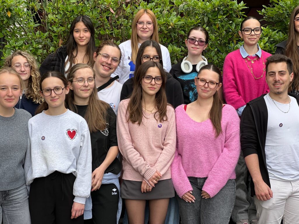 Ambassadeurs du projet de lutte contre le harcèlement mis en place par la vie scolaire.